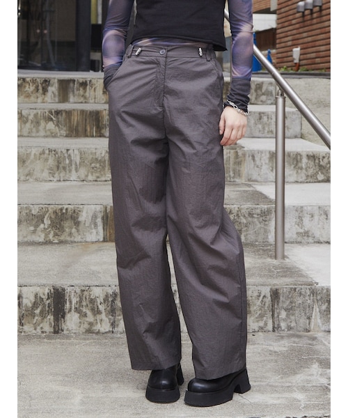 EMODA（エモダ）の「【VEQUM】AIR NYLON LOOSE PANTS（その他パンツ・レディース・グレー/パープル・S/M/F）」の5枚目の写真