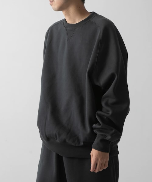 URBAN RESEARCH（アーバンリサーチ）の「DAIWA PIER39　TECH SWEAT CREW FREEDOM SLEEVE（スウェット・メンズ・BLACK/NAVY/CHARCOAL/TOP GRAY・S/M/L/XL）」の2枚目の写真