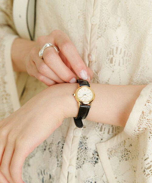 URBAN RESEARCH(アーバンリサーチ)の「『25周年別注』SEIKO×UR コラボレーションウォッチ(アナログ腕時計・レディース・GOLD・-)」の4枚目の写真