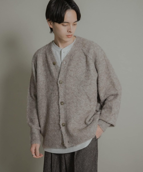 SENSE OF PLACE by URBAN RESEARCH(センスオブプレイスバイアーバンリサーチ)の「ブークレVネックカーディガン(カーディガン/ボレロ・メンズ・CHARCOAL/GREIGE/GREEN/RED・M/L)」の2枚目の写真