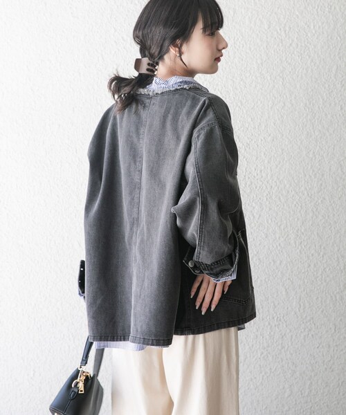 ITEMS URBANRESEARCH（アイテムズ アーバンリサーチ）の「デニムオーバーノーカラージャケット（デニムジャケット・レディース・BLU/GRY/BLK・Free）」の15枚目の写真