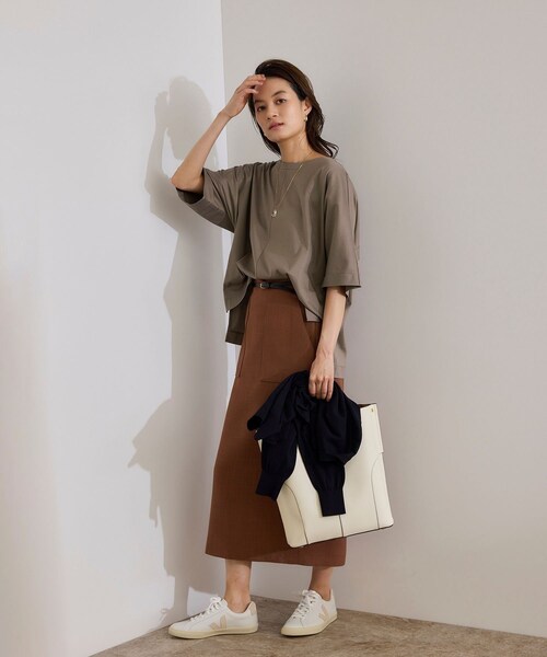 ROPE'(ロペ)の「【洗える・ナノシア加工】スムース半袖 Aラインカットソー(Tシャツ/カットソー・レディース・ブラック/グレー/オフホワイト・F)」の15枚目の写真