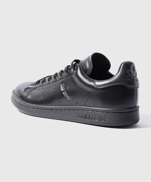 ADAM ET ROPE'(アダムエロペ)の「【adidas/アディダス】STANSMITH LUX(スニーカー・メンズ・ブラック・26.0/26.5/27.0/27.5/28.0)」の4枚目の写真