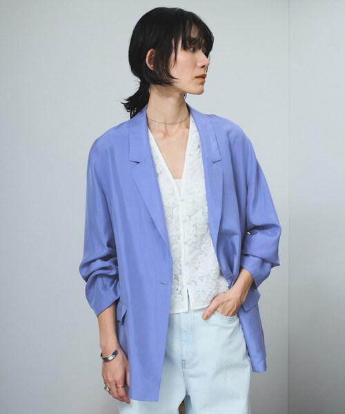 ADAM ET ROPE'（アダムエロペ）の「[25SS]GENTLE SILK ジャケット【セットアップ対応・洗える】（テーラードジャケット・レディース・ブラック/ベージュ/ブルー・F）」の14枚目の写真