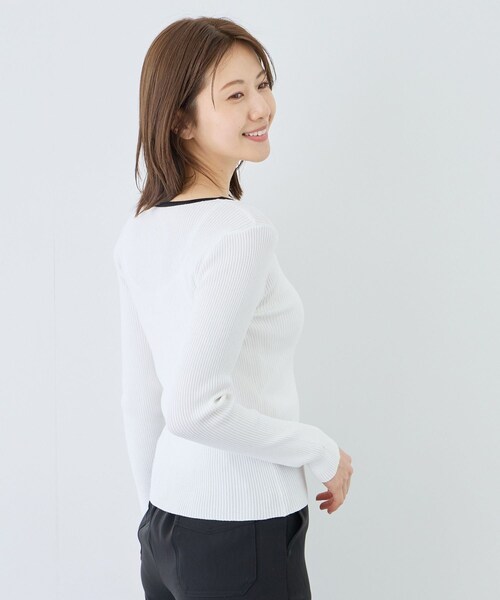 Jayro（ジャイロ）の「配色Vネックリブニット（ニット/セーター・レディース・ホワイト系/ネイビー/ブルー系・M）」の12枚目の写真