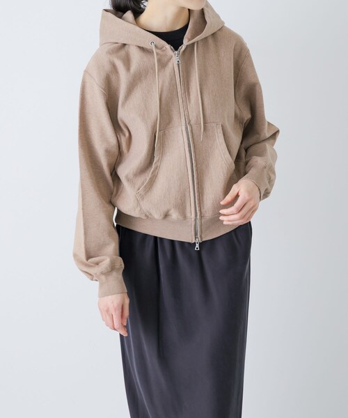 かぐれ(カグレ)の「blurhmsROOTSTOCK THIN-SWEAT HOODIE ZIP(パーカー・レディース・H White/DarkNavy/H Beige・0)」の2枚目の写真