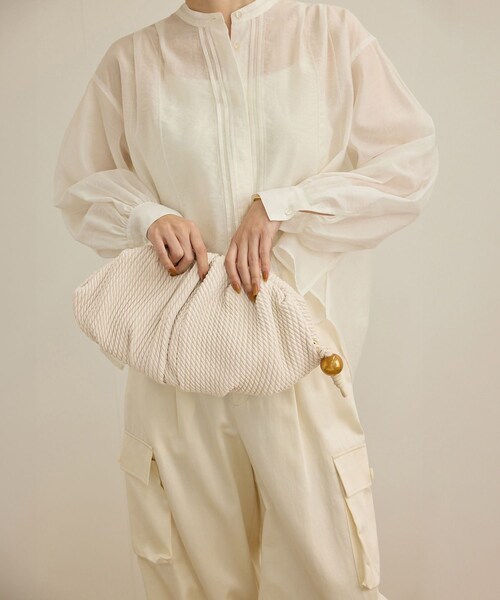 ROPE'（ロペ）の「ラムレザーロープ模様クラッチ/ミディアム（クラッチバッグ・レディース・ブラック/オフホワイト・F）」の8枚目の写真