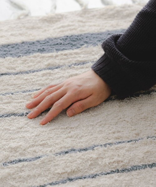 URBAN RESEARCH DOORS（アーバンリサーチドアーズ）の「『別注』JARAPA×DOORS LIVING PRODUCTS　ボーダーラグ 170×240（インテリア雑貨・メンズ・CHARCOAL/LIGHT BLUE・L）」の13枚目の写真