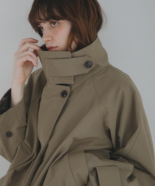 URBAN RESEARCH Sonny Label（アーバンリサーチサニーレーベル）の「撥水バックフレアスタンドカラーコート（テーラードジャケット・レディース・カーキ/ベージュ/チャコール・Free）」の3枚目の写真