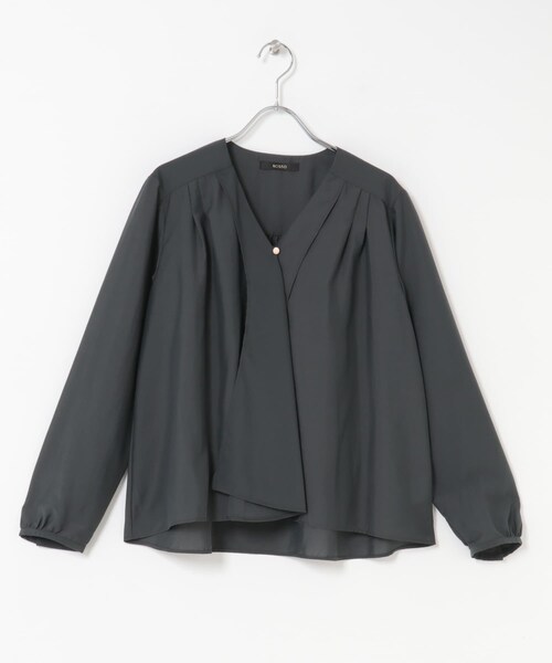 URBAN RESEARCH ROSSO（アーバンリサーチロッソ）の「ウォッシャブルVネックフレアブラウス（シャツ/ブラウス・レディース・OFF WHITE/CHARCOAL・FREE）」の22枚目の写真