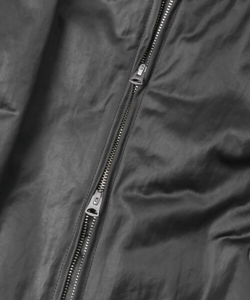 URBAN RESEARCH（アーバンリサーチ）の「ATON　COWHIDE NYLON SHORT MA-1（MA-1・レディース・CHA GRAY・2）」の6枚目の写真