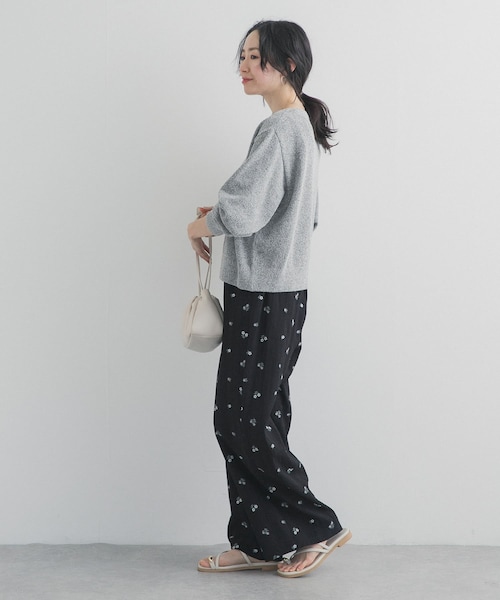 URBAN RESEARCH DOORS(アーバンリサーチドアーズ)の「フラワー刺繍イージーパンツ(その他パンツ・レディース・NVY×MULTI/BLK×MONO・Free)」の11枚目の写真