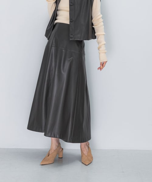 URBAN RESEARCH ROSSO（アーバンリサーチロッソ）の「バックジップフレアスカート（スカート・レディース・LIGHTGRAY/MOCHA/DARKBROWN・36/38）」の2枚目の写真