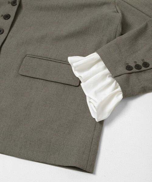 KBF(ケイビーエフ)の「フリルスリーブテーラードジャケット(テーラードジャケット・レディース・MOSS GRAY/CHARCOAL・One)」の13枚目の写真