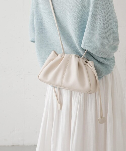 URBAN RESEARCH DOORS（アーバンリサーチドアーズ）の「2WAY巾着ショルダーバッグ（ショルダーバッグ・レディース・BLACK/IVORY/L.BLUE・one）」の5枚目の写真