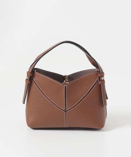 URBAN RESEARCH ROSSO（アーバンリサーチロッソ）の「AULENTTI　フロント Vライン バッグ（ハンドバッグ・レディース・CUOIO/CAPPUCINO・Free）」の13枚目の写真