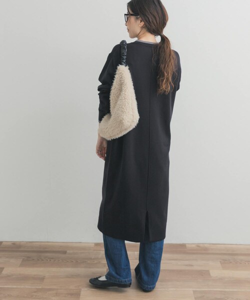 URBAN RESEARCH DOORS（アーバンリサーチドアーズ）の「バイカラーKNITワンピース（ワンピース・レディース・CHARCOAL/BLACK・Free）」の8枚目の写真