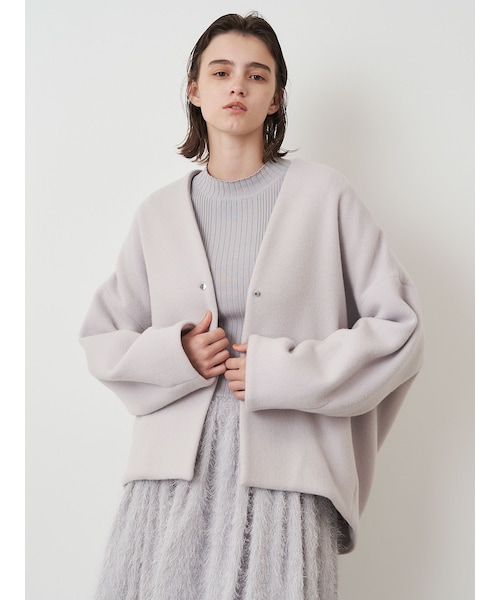 ELENDEEK（エレンディーク）の「FORM SHORT WOOL CT（ノーカラージャケット・レディース・ライトグレー/グレー/ブラック/アイスブルー・01/02）」の5枚目の写真