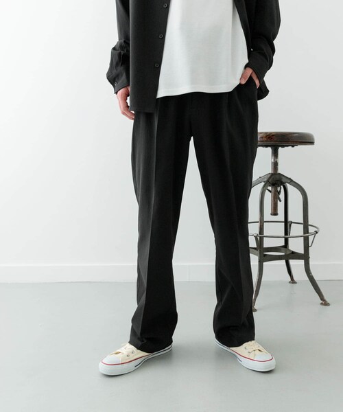 ITEMS URBANRESEARCH（アイテムズ アーバンリサーチ）の「『セットアップ対応』ヨウリュウ1-tuckテーパードパンツ（その他パンツ・メンズ・NVY/BRN/BLK・M/L）」の10枚目の写真