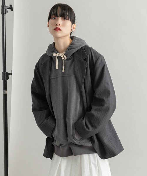 KBF（ケイビーエフ）の「バックロゴフーディー（パーカー・レディース・GRAY/NAVY・one）」の4枚目の写真