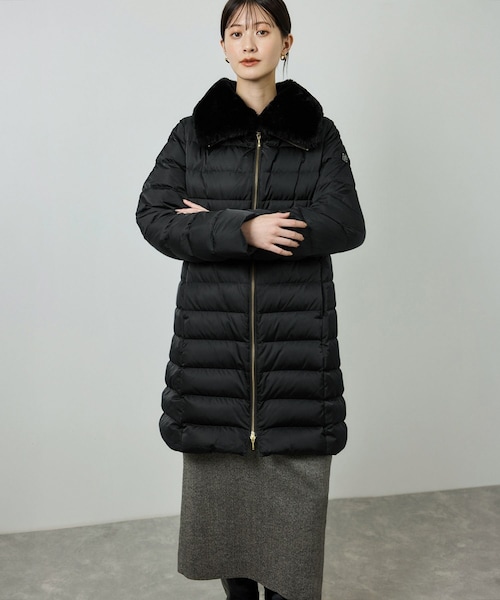 ROPE'(ロペ)の「サテンロング丈ダウンコート/イージーケア(ダウンジャケット/コート・レディース・ブラック/ネイビー・36/38)」の2枚目の写真