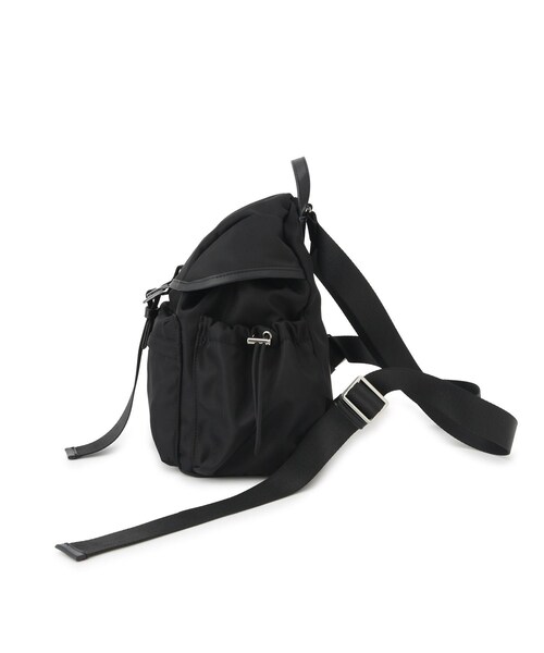 ADAM ET ROPE'（アダムエロペ）の「フラップベルトミディアムリュック（バックパック/リュック・レディース・ブラック・F）」の7枚目の写真