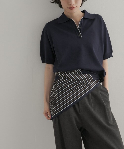 URBAN RESEARCH DOORS(アーバンリサーチドアーズ)の「大判スクエアスカーフ(バンダナ/スカーフ・レディース・NAVY/WINE・-)」の1枚目の写真