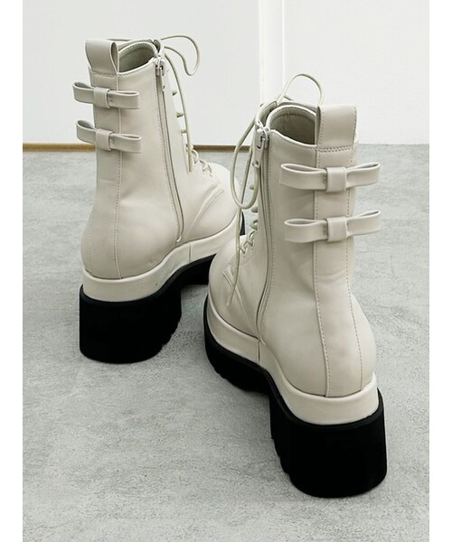 CALNAMUR（カルナムール）の「LACE UP RIBBON SHORT BOOTS/レースアップリボンショートブーツ（ブーツ・レディース・アイボリー/ブラック・S/M/L）」の7枚目の写真
