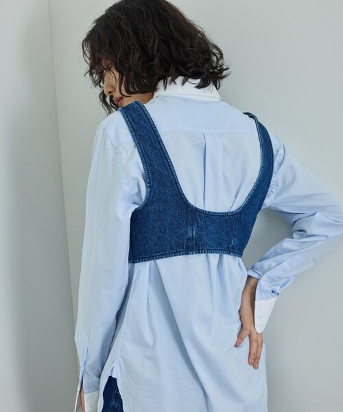 ADAM ET ROPE'（アダムエロペ）の「nagisax7xAER　CROPPED　DENIM　TOP（ベスト・レディース・ブルー系・F）」の12枚目の写真