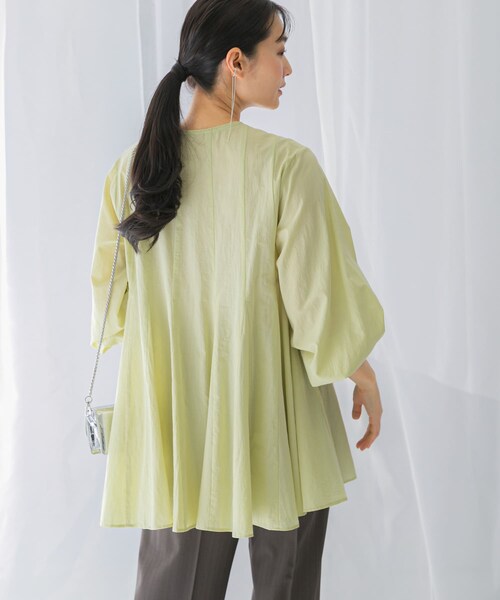 URBAN RESEARCH ROSSO（アーバンリサーチロッソ）の「ボリュームフレアートップス（シャツ/ブラウス・レディース・off/green・FREE）」の14枚目の写真