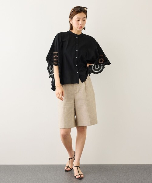 ROPE'(ロペ)の「INDIAコットンボイルシフリー刺繍ケープ(ポンチョ)ブラウス/セットアップ対応・イージーケア(シャツ/ブラウス・レディース・ブラック/ホワイト・F)」の15枚目の写真