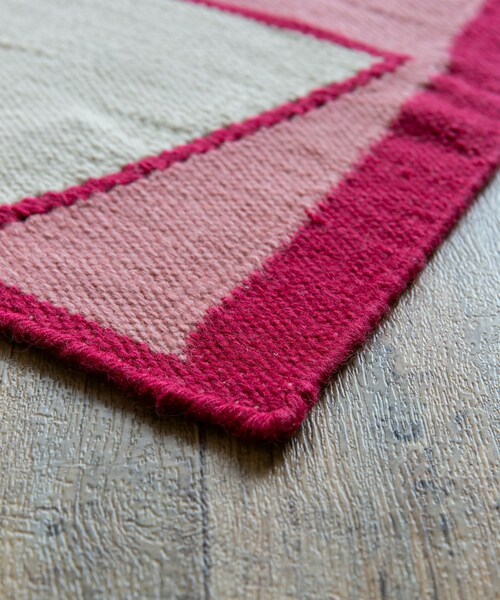 URBAN RESEARCH DOORS（アーバンリサーチドアーズ）の「DOORS LIVING PRODUCTS　SYMBOLIC KILIM DHURRIE S（インテリア雑貨・メンズ・BLEU/RED・100×140）」の7枚目の写真