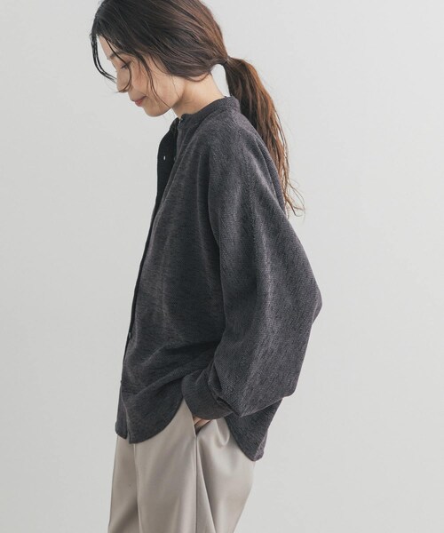 URBAN RESEARCH DOORS（アーバンリサーチドアーズ）の「ドルマンバンドカラーシャツ（シャツ/ブラウス・レディース・BEIGE/CHARCOAL・Free）」の7枚目の写真