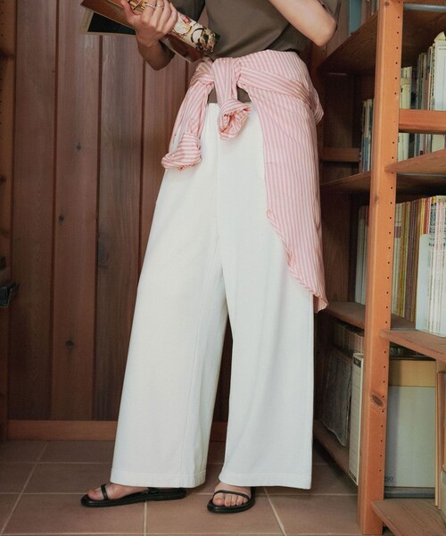 URBAN RESEARCH（アーバンリサーチ）の「ミニ裏毛イージーカットパンツ（スウェットパンツ・レディース・OFF/TOP GRAY/BLACK・36/38）」の10枚目の写真