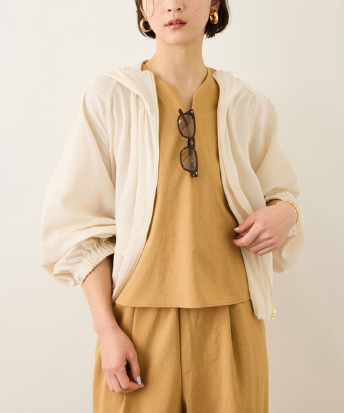 ROPE'（ロペ）の「【DEWEIGHT'(デューエイト)】シアーマウンテンパーカー/イージーケア（マウンテンパーカー・レディース・オフホワイト/ダークブラウン・F）」の6枚目の写真