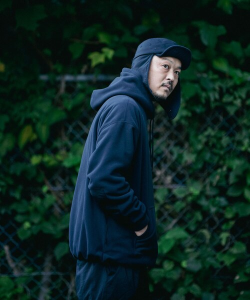 URBAN RESEARCH（アーバンリサーチ）の「WILDTHINGS×LAKE SEEKERS　POLARTEC DRAWSTRING HOOD（パーカー・メンズ・Black・M/L/XL）」の7枚目の写真