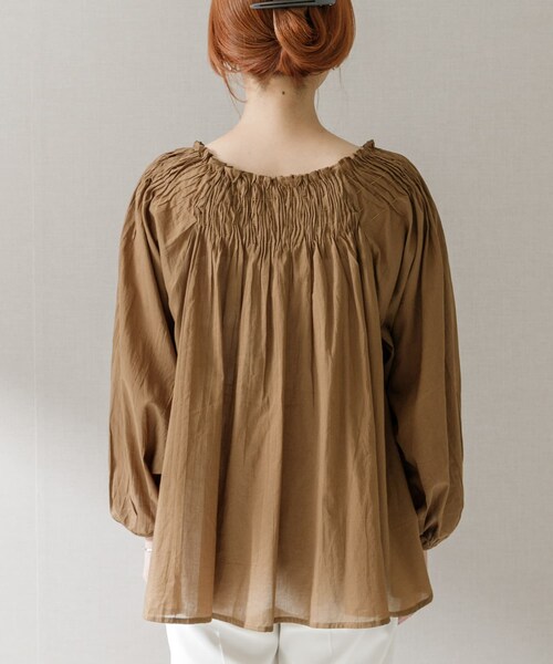 URBAN RESEARCH ROSSO（アーバンリサーチロッソ）の「TORRAZZO DONNA　インドコットンランダムタックブラウス（シャツ/ブラウス・レディース・BROWN/L.PINK/BLACK・FREE）」の13枚目の写真