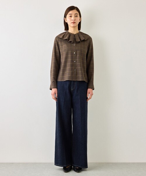 ROPE'(ロペ)の「【J'aDoRe・一部店舗限定サイズ】ラメチェックフリルカラーブラウス/セットアップ対応・イージーケア(シャツ/ブラウス・レディース・ブラウン系・36/38)」の17枚目の写真