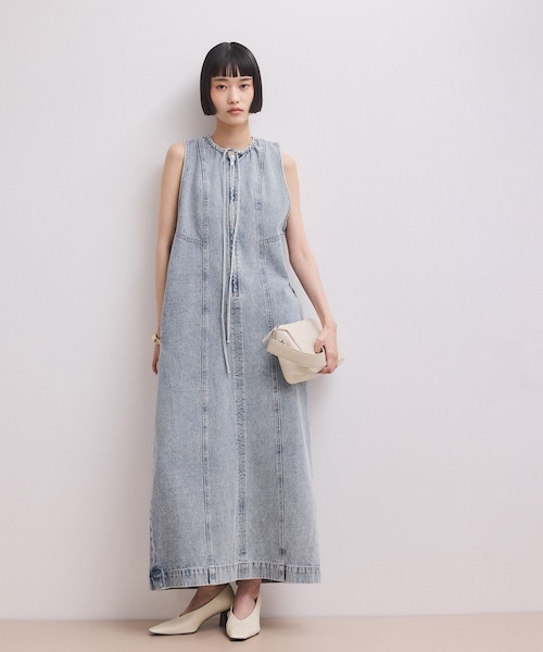 ADAM ET ROPE'（アダムエロペ）の「【WEB限定】ドロストネックデニムワンピース（ワンピース・レディース・ブラック系/ブルー系・36/38）」の3枚目の写真