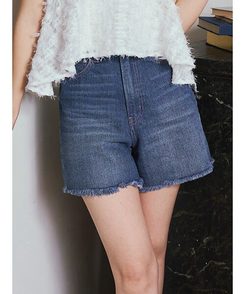 CALNAMUR（カルナムール）の「デニムショートパンツ（その他パンツ・レディース・ホワイト/ブルー・S/M）」の4枚目の写真