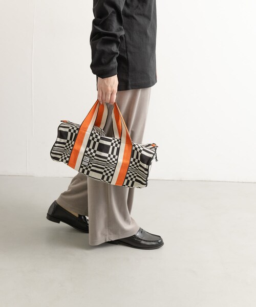 URBAN RESEARCH DOORS（アーバンリサーチドアーズ）の「JOHANNA GULLICHSEN　TUBE BAG N DORIS（トートバッグ・レディース・LEAD/BLACK・-0）」の9枚目の写真