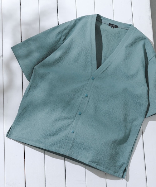 ITEMS URBANRESEARCH(アイテムズ アーバンリサーチ)の「『接触冷感/イージーケア/吸水速乾/撥水/防汚』高機能シアサッカー 半袖カーディガン(楽着シリーズ)(カーディガン/ボレロ・メンズ・BLACK/BEIGE/L.BLUE・M/L)」の3枚目の写真