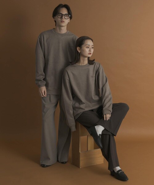 SENSE OF PLACE by URBAN RESEARCH(センスオブプレイスバイアーバンリサーチ)の「『ユニセックス』シシュウフェイクスエードクルーネックスウェット(スウェット・メンズ・GRAY/CHARCOAL/D.BROWN/GREIGE・M/L)」の17枚目の写真
