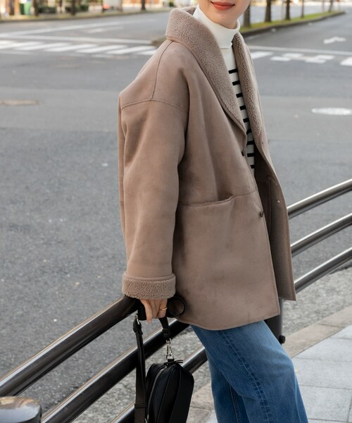 URBAN RESEARCH DOORS（アーバンリサーチドアーズ）の「フェイクムートンミドルコート（ムートンコート・レディース・GREGE/BEIGE・M）」の11枚目の写真