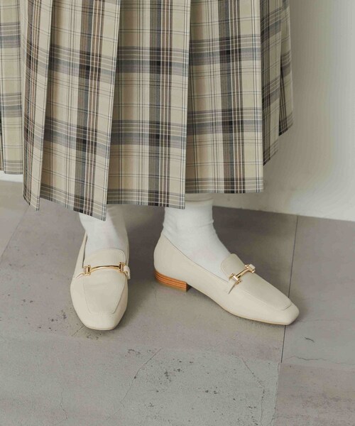 SENSE OF PLACE by URBAN RESEARCH(センスオブプレイスバイアーバンリサーチ)の「フェイクレザービットローファー(ローファー・レディース・BLACK/IVORY/BROWN・S/M/L/XL)」の8枚目の写真