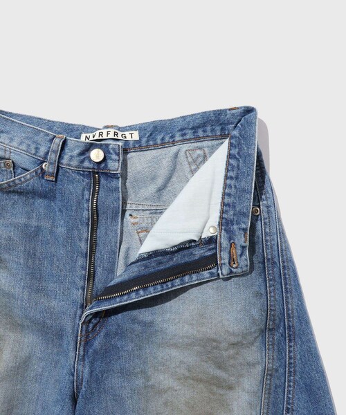 ADAM ET ROPE'（アダムエロペ）の「【NVRFRGT/ネヴァーフォーゲット】3D TWISTED JORTS（デニムパンツ・メンズ・ブルー系・1/2）」の19枚目の写真