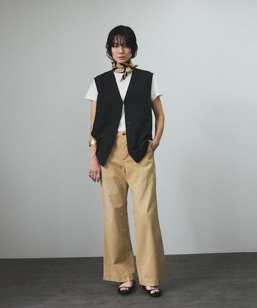 ADAM ET ROPE'（アダムエロペ）の「[25SS]GENTLE SILKジレ【セットアップ対応】（ベスト・レディース・ブラック/ベージュ/ブルー・F）」の5枚目の写真