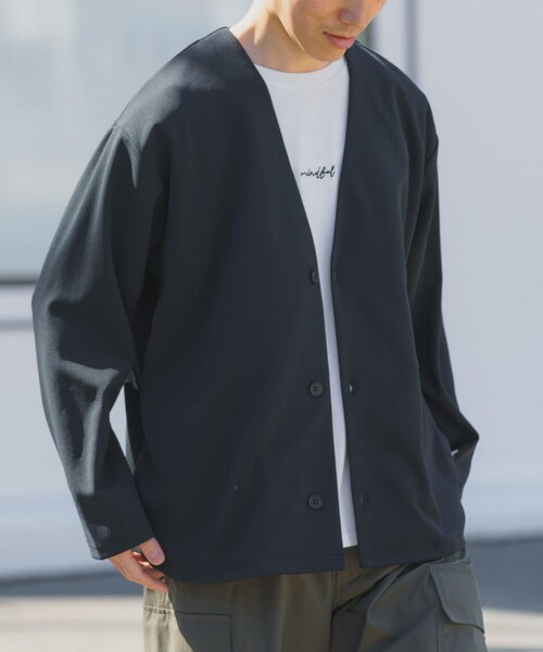 ITEMS URBANRESEARCH(アイテムズ アーバンリサーチ)の「UVカット梨地カーディガン+刺繍Tシャツセット(楽着シリーズ)(カーディガン/ボレロ・メンズ・BLACK/CHARCOAL/BEIGE/BLUE・M/L)」の11枚目の写真