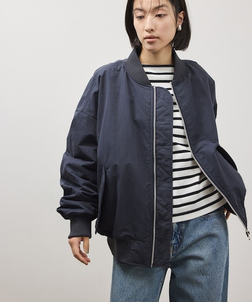 ADAM ET ROPE'（アダムエロペ）の「【PROVOKE for ADAM ET ROPE' 】別注 MA-1（MA-1・レディース・オフホワイト/ベージュ/ベージュ系/ネイビー・F）」の4枚目の写真