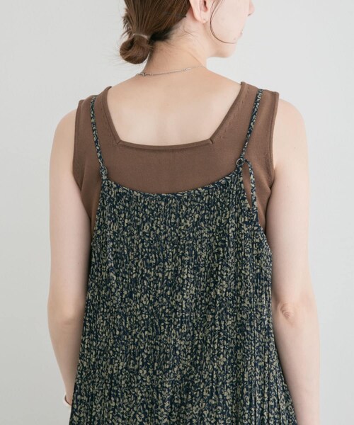 ITEMS URBANRESEARCH(アイテムズ アーバンリサーチ)の「『洗濯可』2WAYニットタンクトップ(ニット/セーター・レディース・OFF/GRN/BLK/BRN/BRD・Free)」の3枚目の写真